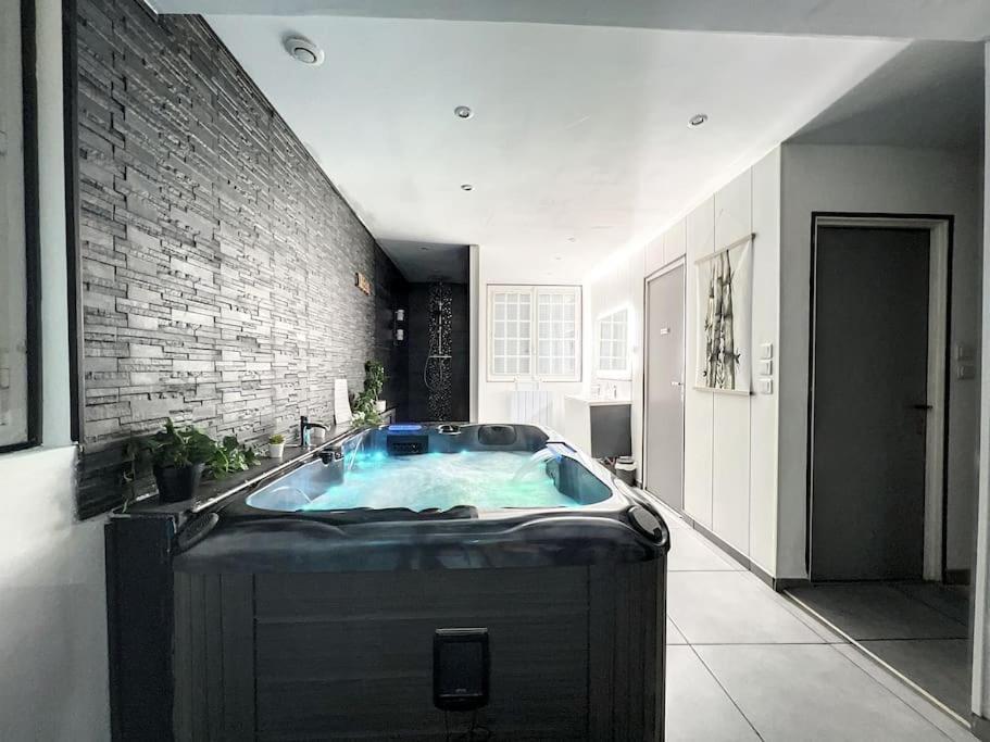 Dream Loft Jacuzzi - Sauna Брест Экстерьер фото